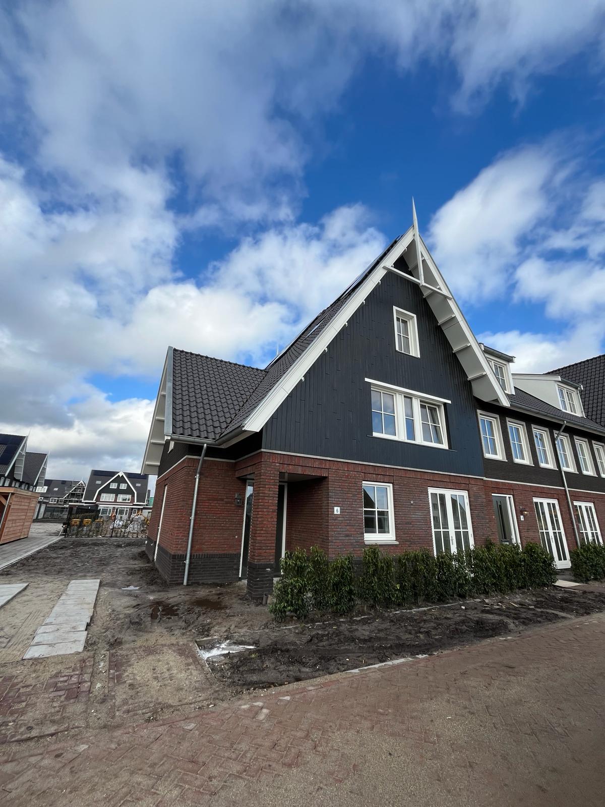 Hal in Weesp