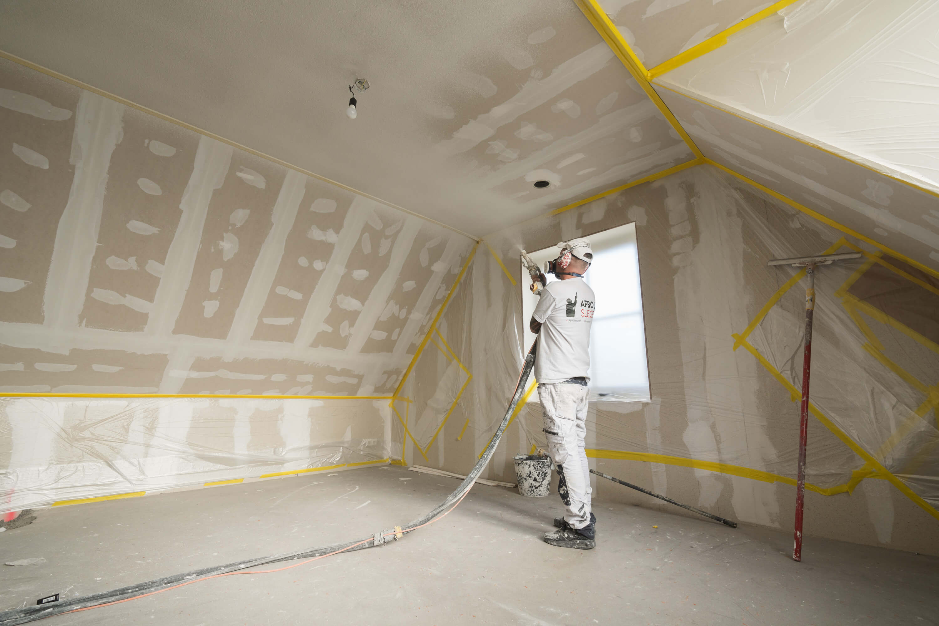 Spackspuitwerk detail — egaliserende spuitwerk afwerking