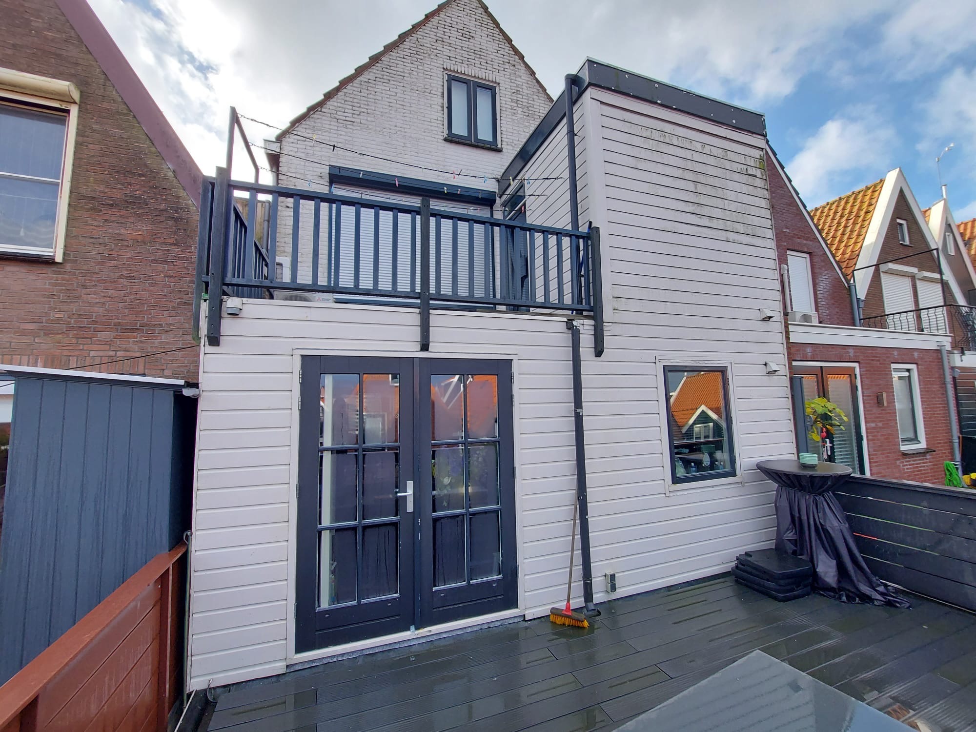 Buitengevel stucwerk in Volendam